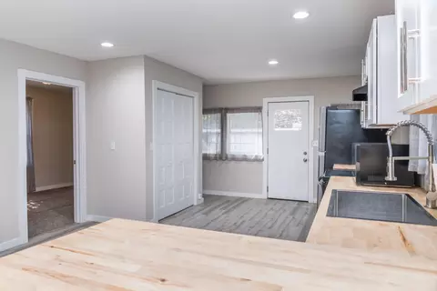 2226 W Mount Vernon St, Springfield, MO 65802 photo 11