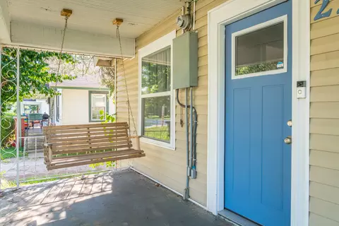 2226 W Mount Vernon St, Springfield, MO 65802 photo 4