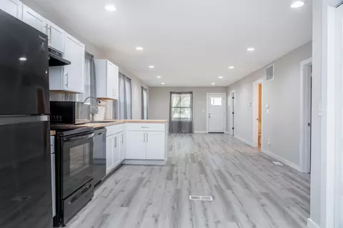 2226 W Mount Vernon St, Springfield, MO 65802 photo 9
