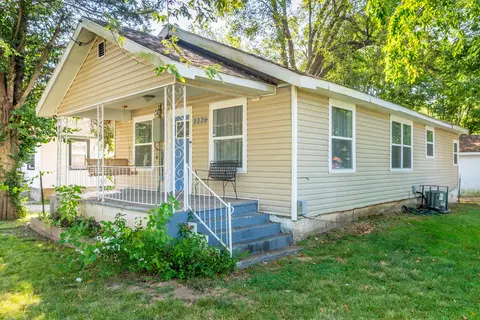 2226 W Mount Vernon St, Springfield, MO 65802 photo 3