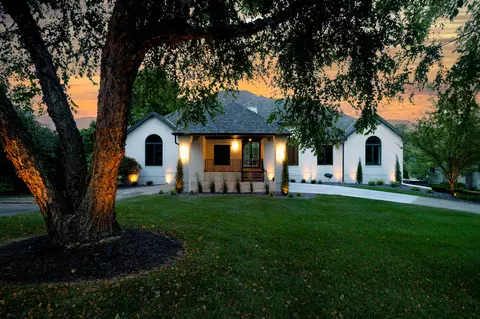5614 S Castlebay Dr, Springfield, MO 65809 photo 2