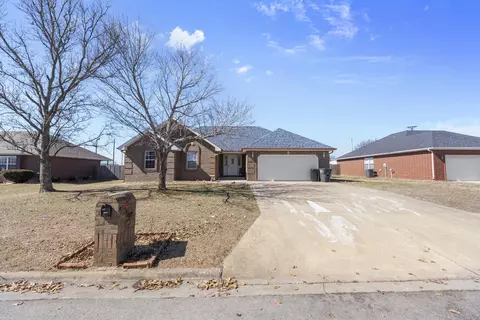 2451 S Hartford Ave, Bolivar, MO 65613