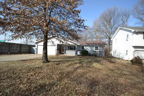 409 N Lone Pine Ave, Springfield, MO 65802