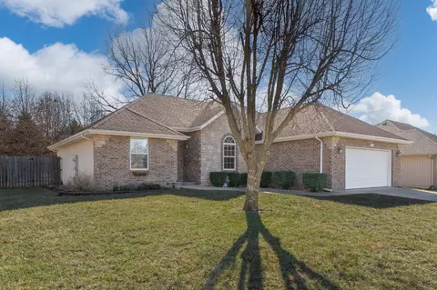 5708 N Seacrest Dr, Ozark, MO 65721 photo 2
