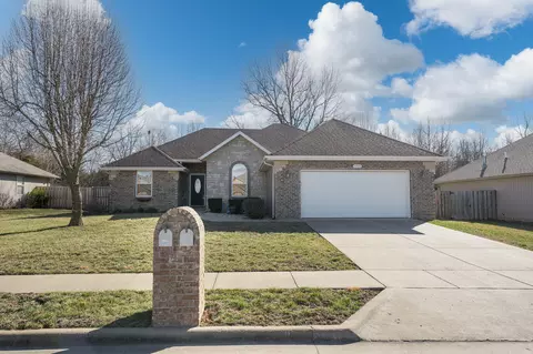 5708 N Seacrest Dr, Ozark, MO 65721 photo 1