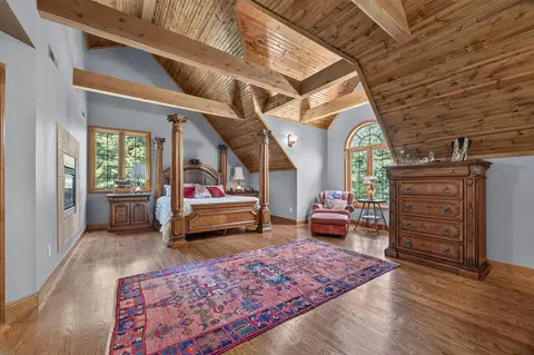 Bedroom - 2789 Highway Jj, Squires, MO 65755 photo 4 of 9