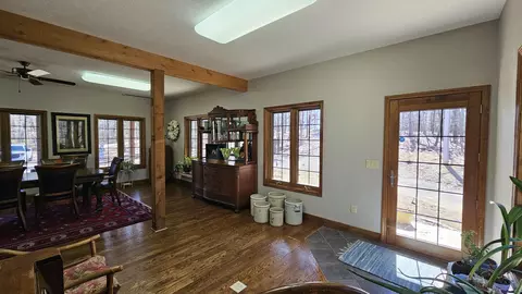 Entry Way - 2789 Highway Jj, Squires, MO 65755 photo 4 of 8