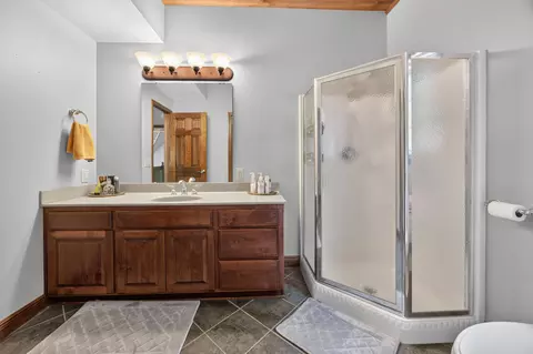 Bath - 2789 Highway Jj, Squires, MO 65755 photo 5 of 5