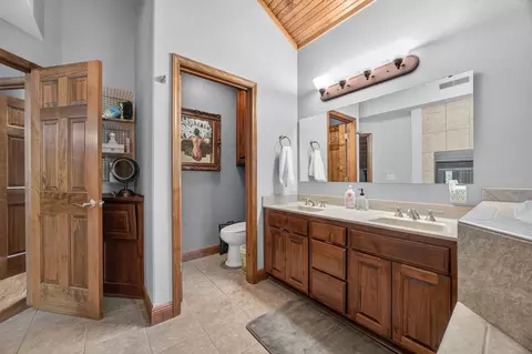 Bath - 2789 Highway Jj, Squires, MO 65755 photo 3 of 5