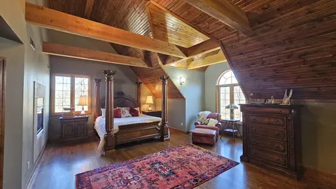 Bedroom - 2789 Highway Jj, Squires, MO 65755 photo 2 of 5