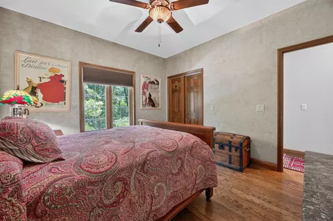 Bedroom - 2789 Highway Jj, Squires, MO 65755 photo 3 of 9