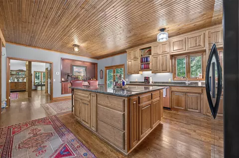 Kitchen - 2789 Highway Jj, Squires, MO 65755 photo 2 of 5