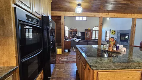 Kitchen - 2789 Highway Jj, Squires, MO 65755 photo 3 of 4