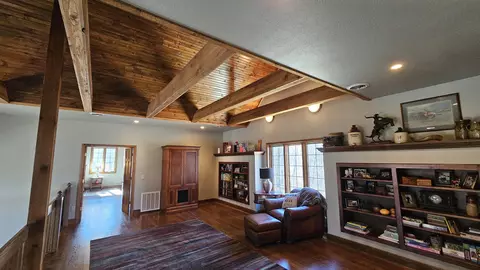 Entry Way - 2789 Highway Jj, Squires, MO 65755 photo 6 of 8