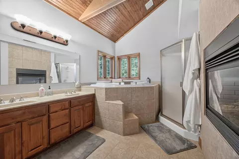 Bath - 2789 Highway Jj, Squires, MO 65755 photo 2 of 5