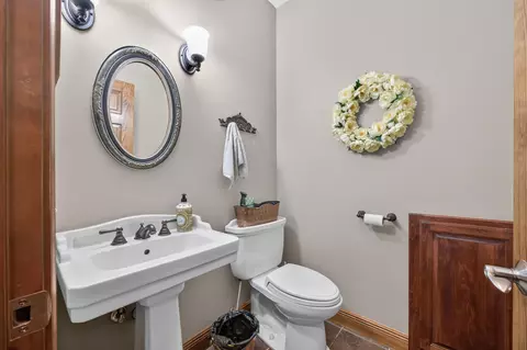 Bath - 2789 Highway Jj, Squires, MO 65755 photo 1 of 5
