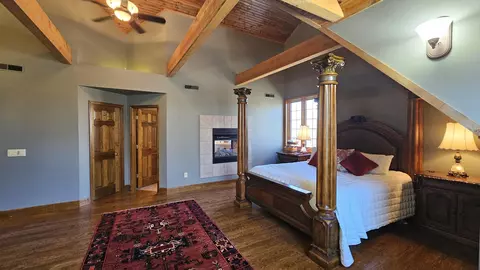 Bedroom - 2789 Highway Jj, Squires, MO 65755 photo 3 of 5