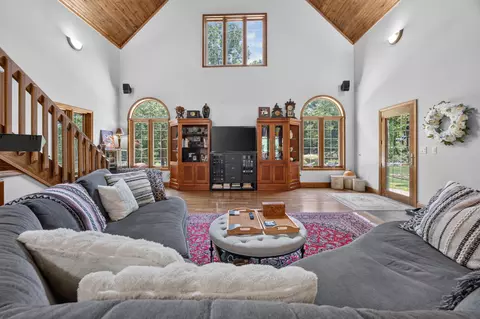 Living - 2789 Highway Jj, Squires, MO 65755 photo 2 of 2