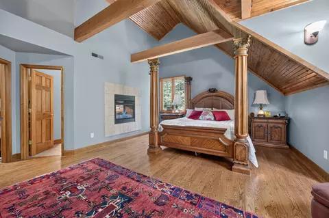 Bedroom - 2789 Highway Jj, Squires, MO 65755 photo 5 of 9