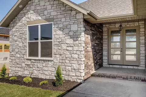 1861 E Cobblestone Dr, Ozark, MO 65721 photo 5