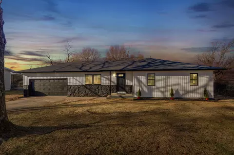 1209 E Mccracken Rd, Ozark, MO 65721 photo 2