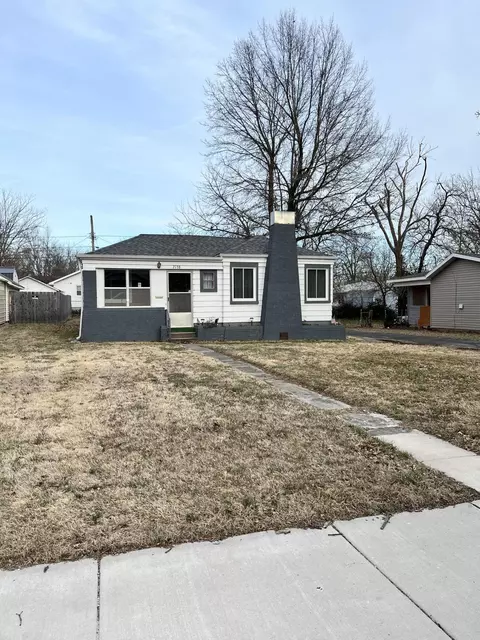 2138 N Rogers Ave, Springfield, MO 65803 photo 2
