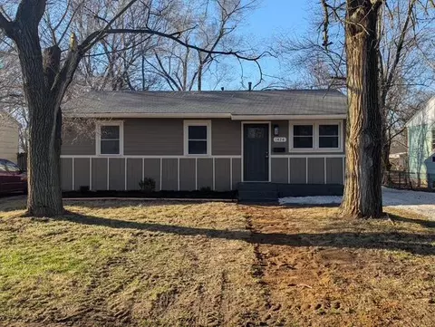 1424 W Hamilton St, Springfield, MO 65802 photo 2