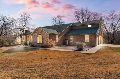 270 Craig Rd, Walnut Shade, MO 65771
