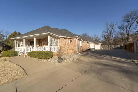 3713 E Fox Grape Rd, Springfield, MO 65809 photo 1