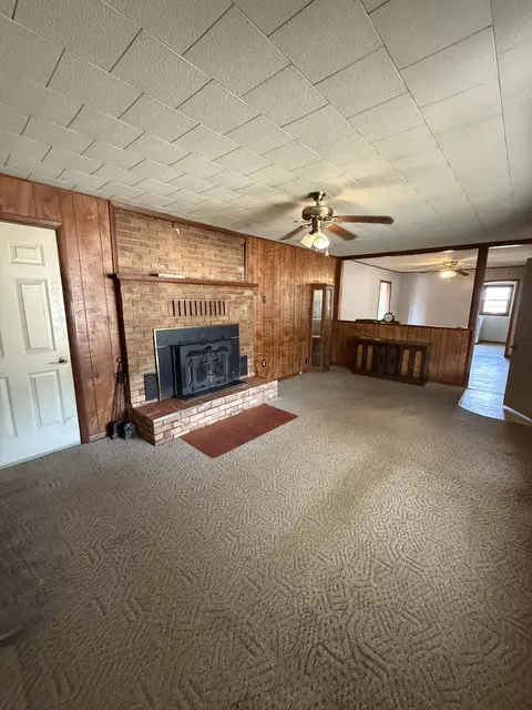 Living - 541 County Road 806, Gainesville, MO 65655 photo 2 of 4