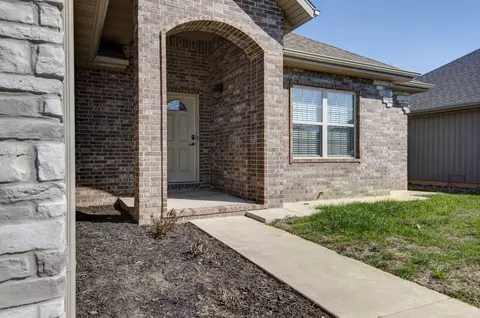 823 E Baracuda Dr, Nixa, MO 65714 photo 3