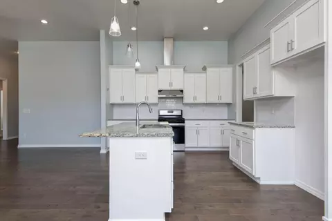 823 E Baracuda Dr, Nixa, MO 65714 photo 9