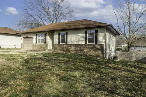 1513 W Meadow Ave, Ozark, MO 65721 photo 2