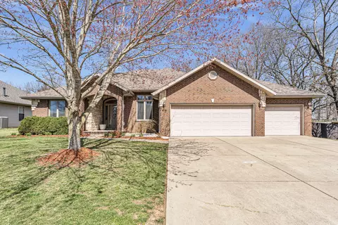5199 E Hackberry St, Springfield, MO 65809 photo 1