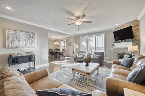 638 N Eagle Park Cir, Nixa, MO 65714 photo 11