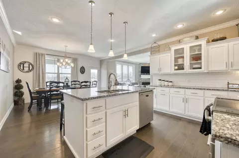 638 N Eagle Park Cir, Nixa, MO 65714 photo 16