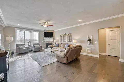 638 N Eagle Park Cir, Nixa, MO 65714 photo 9