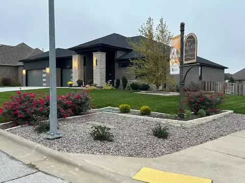 895 Emerald Ter, Nixa, MO 65714 photo 1