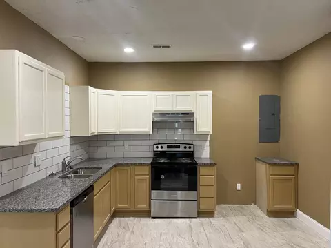 1322 E Central St, Springfield, MO 65802 photo 5