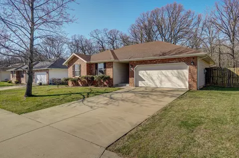 1303 E Hampton Dr, Ozark, MO 65721 photo 2