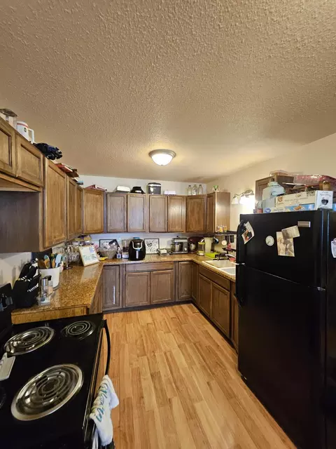 Kitchen - 505 9th St, Monett, MO 65708 photo 5 of 7