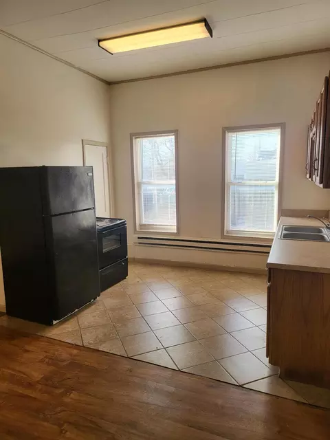 Kitchen - 505 9th St, Monett, MO 65708 photo 1 of 7