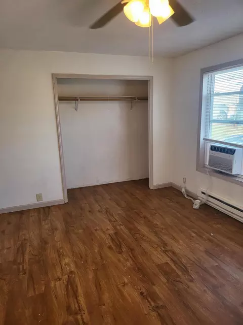 Bedroom - 505 9th St, Monett, MO 65708 photo 2 of 3