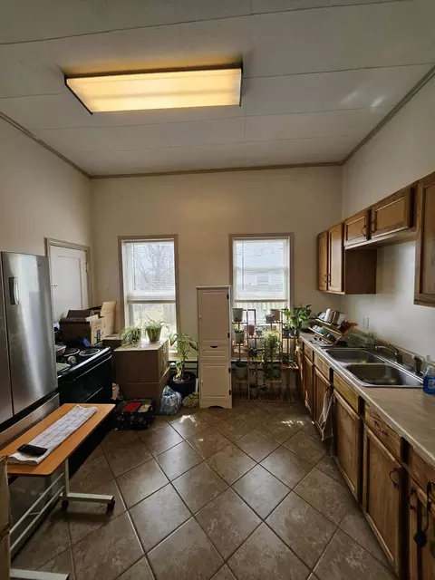 Kitchen - 505 9th St, Monett, MO 65708 photo 4 of 7