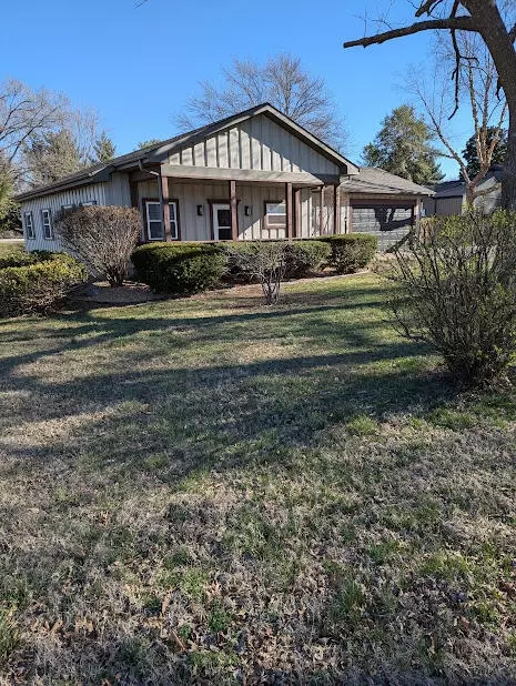 3415 E Churchill St, Springfield, MO 65809 photo 2