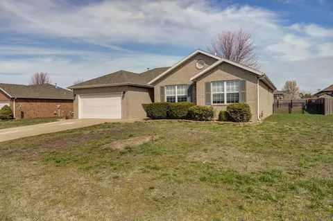 517 Silver Leaf Ln, Willard, MO 65781 photo 2