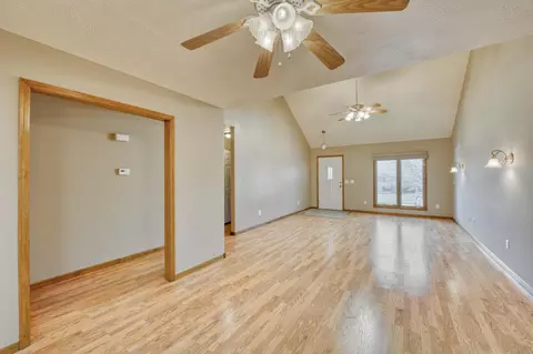 341 E Degraffenreid St, Springfield, MO 65810 photo 4