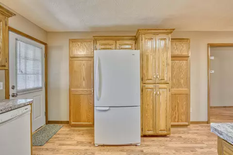 341 E Degraffenreid St, Springfield, MO 65810 photo 12