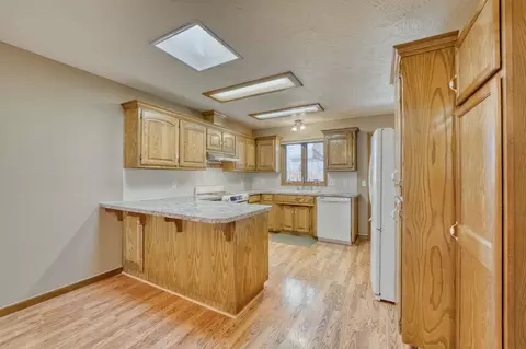 341 E Degraffenreid St, Springfield, MO 65810 photo 9