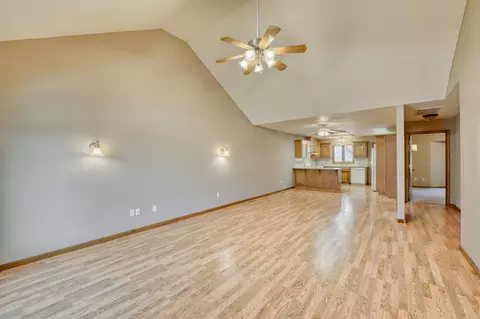 341 E Degraffenreid St, Springfield, MO 65810 photo 7